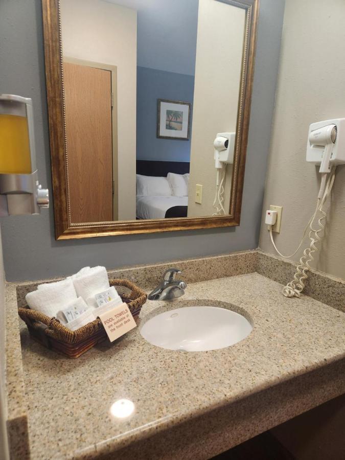 Put-In-Bay Resort & Conference Center エクステリア 写真